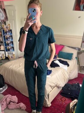 Figs Caribbean Blue Scrub Set